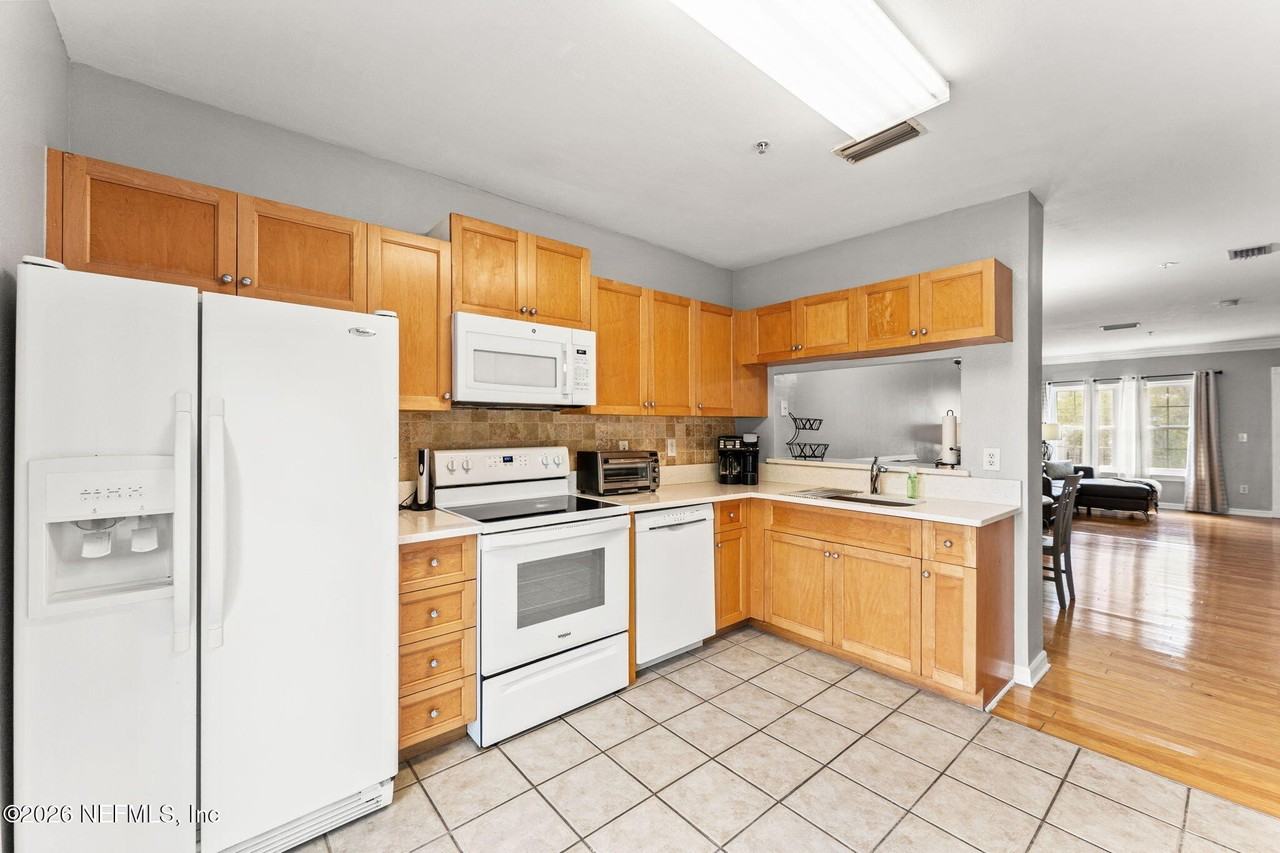 343 E Church St - Photo 6 of 24