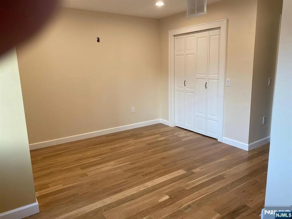 353 Hoboken Rd - Photo 5 of 12