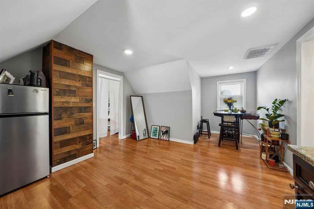 133 Franklin Ave - Photo 6 of 17