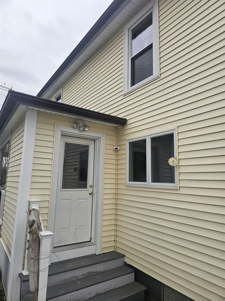 50 Park St - Photo 4 of 6