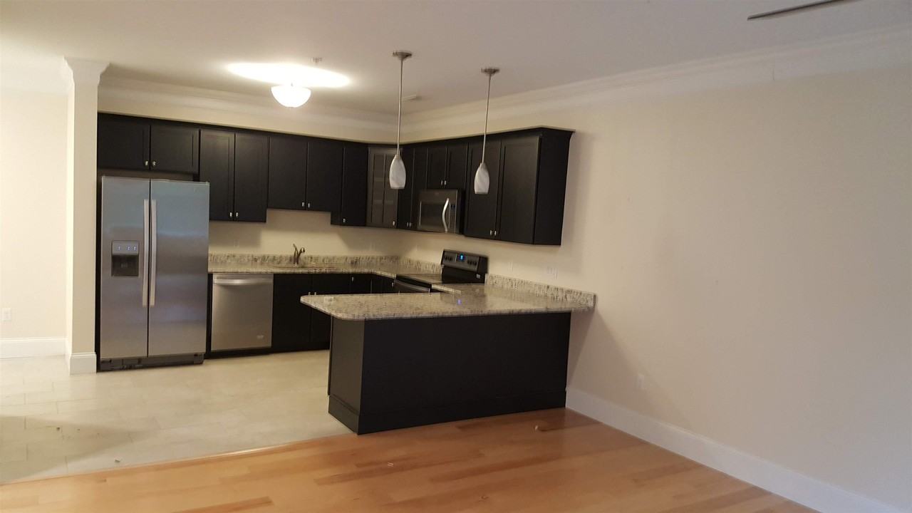 2 Silver St #12 - Photo 4 of 32