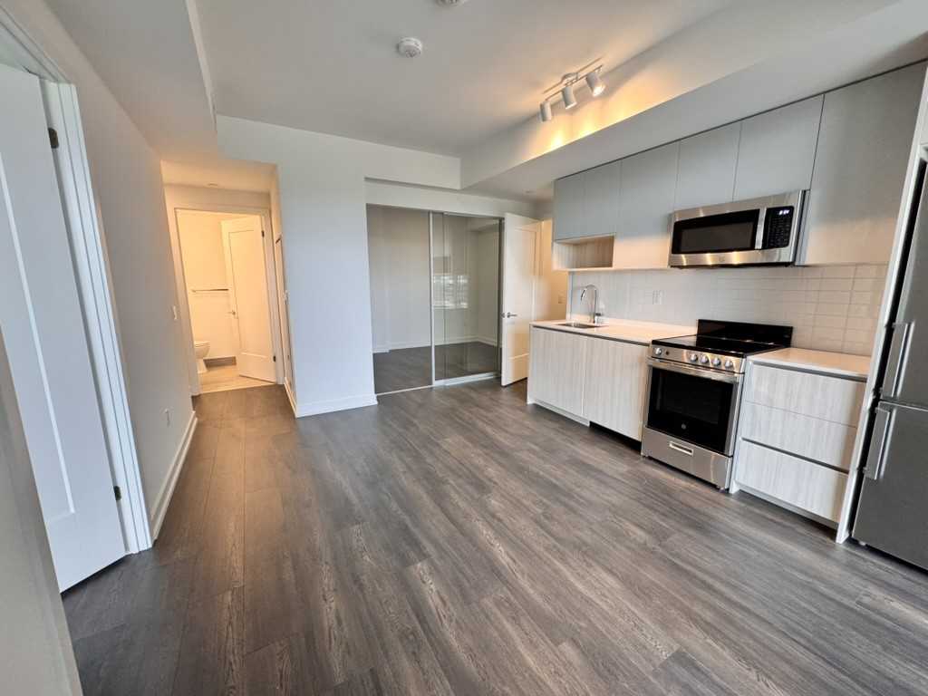 801 The Queensway #701 - Photo 4 of 13