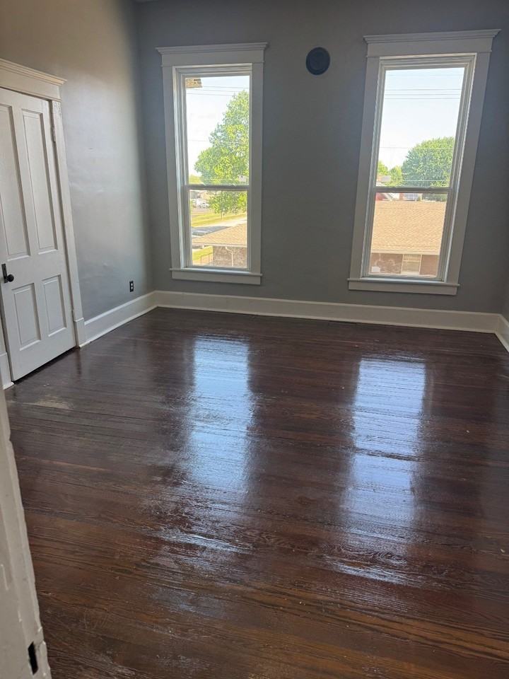 748 9th St #B - Photo 2 of 7