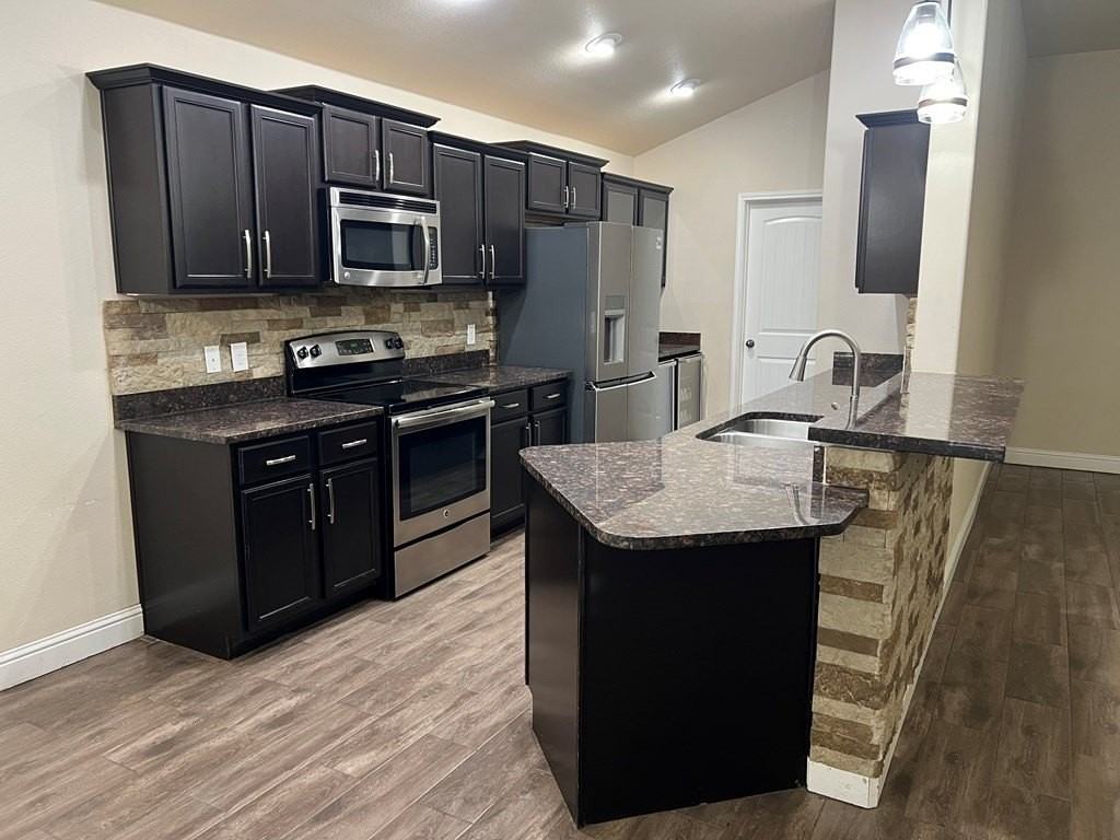 9914 Rainbow Dr - Photo 2 of 7