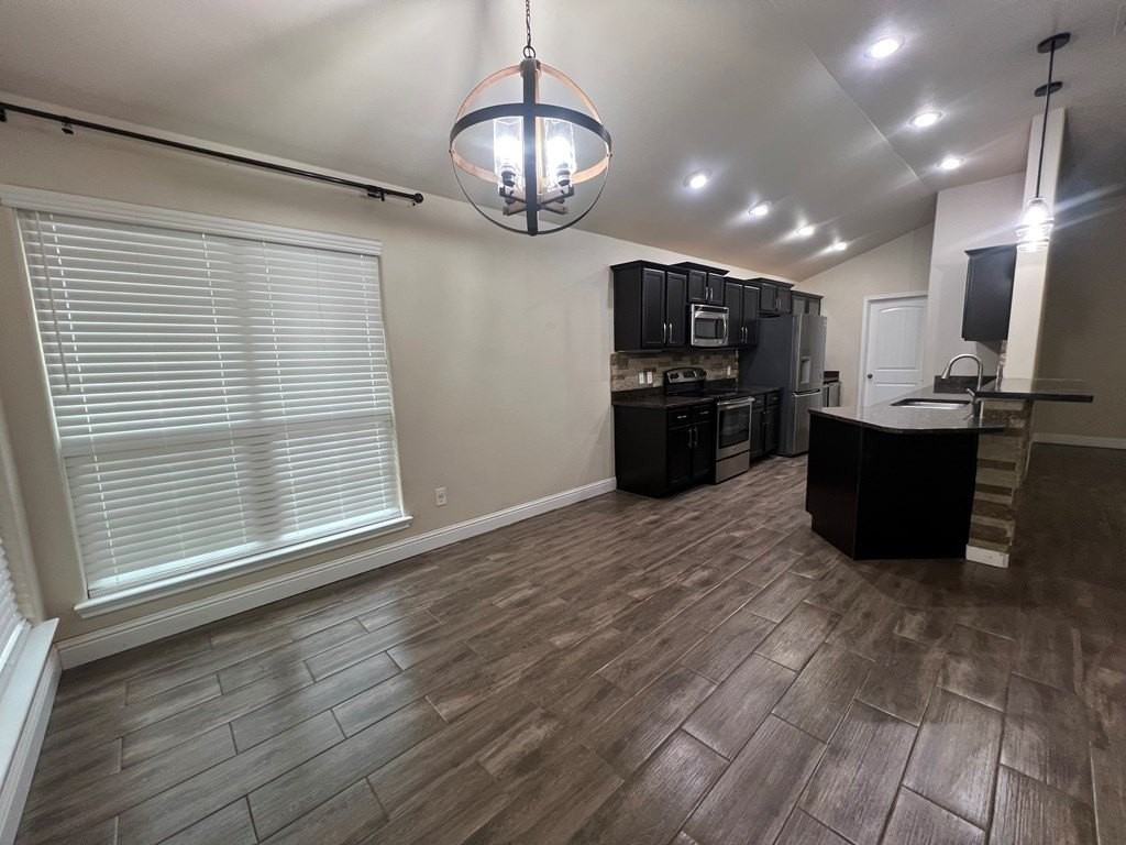 9914 Rainbow Dr - Photo 3 of 7