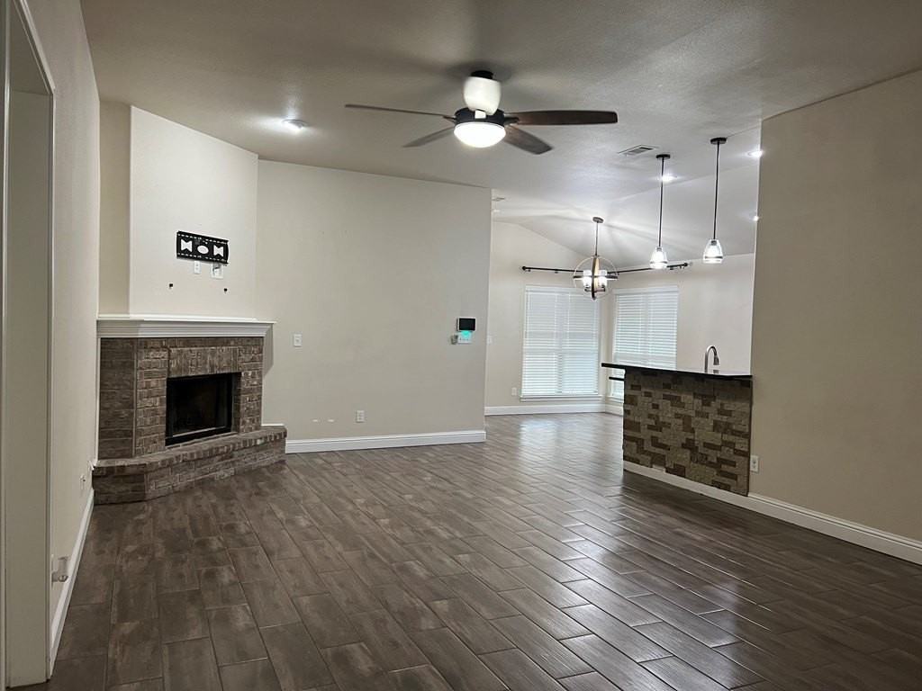 9914 Rainbow Dr - Photo 6 of 7