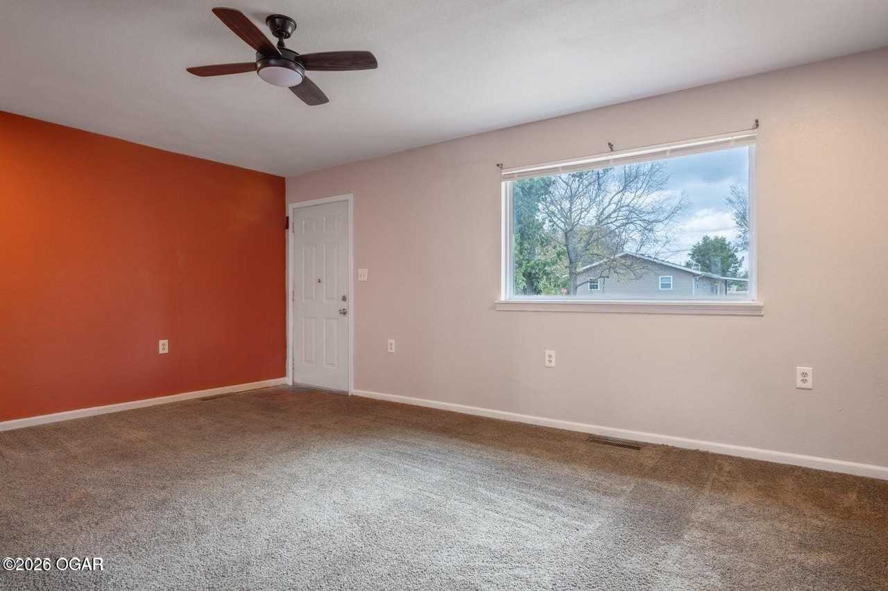 107 1/2 Terrill Ln - Photo 3 of 12