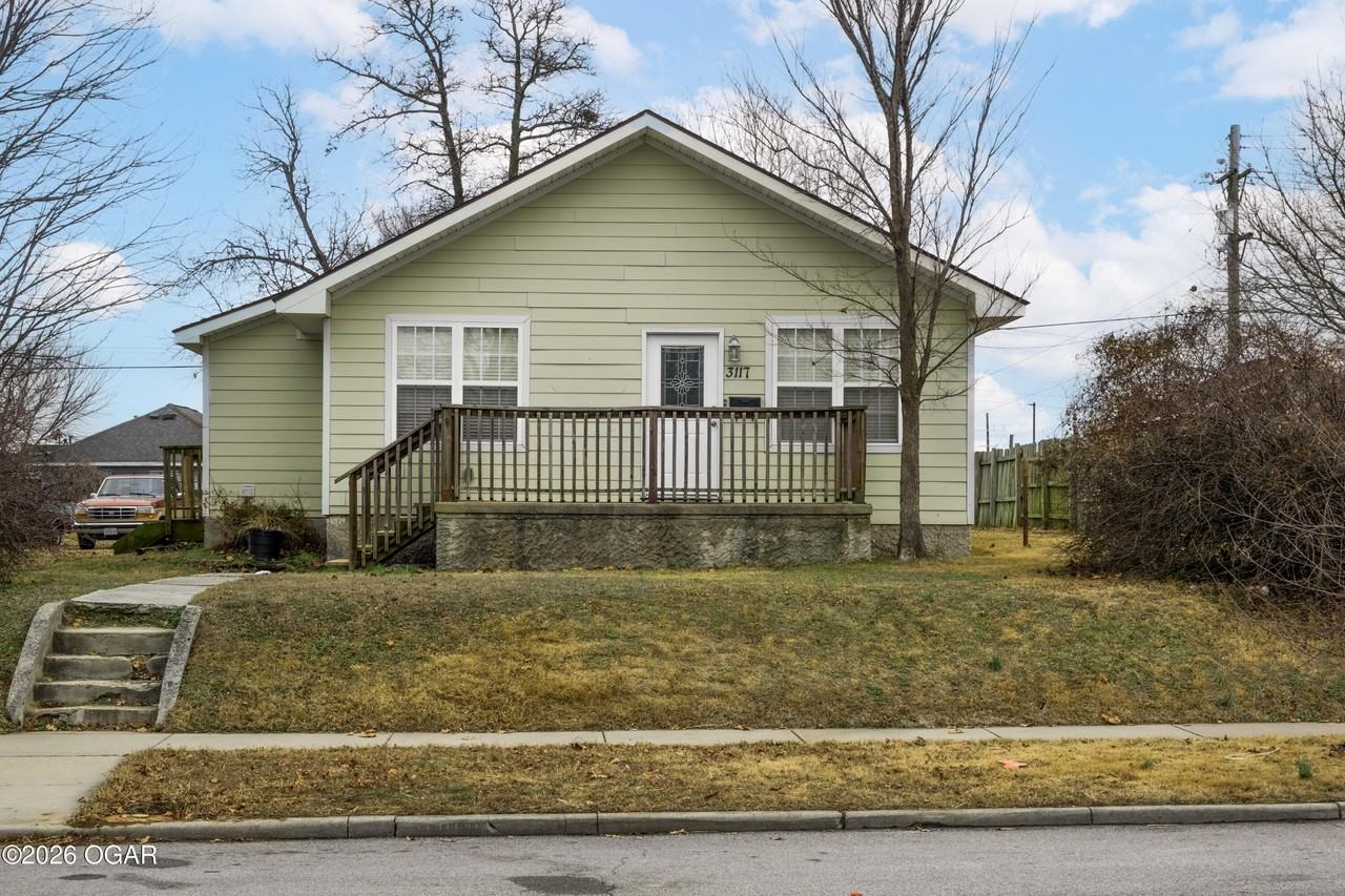 3117 S Wall Ave - Photo 2 of 13