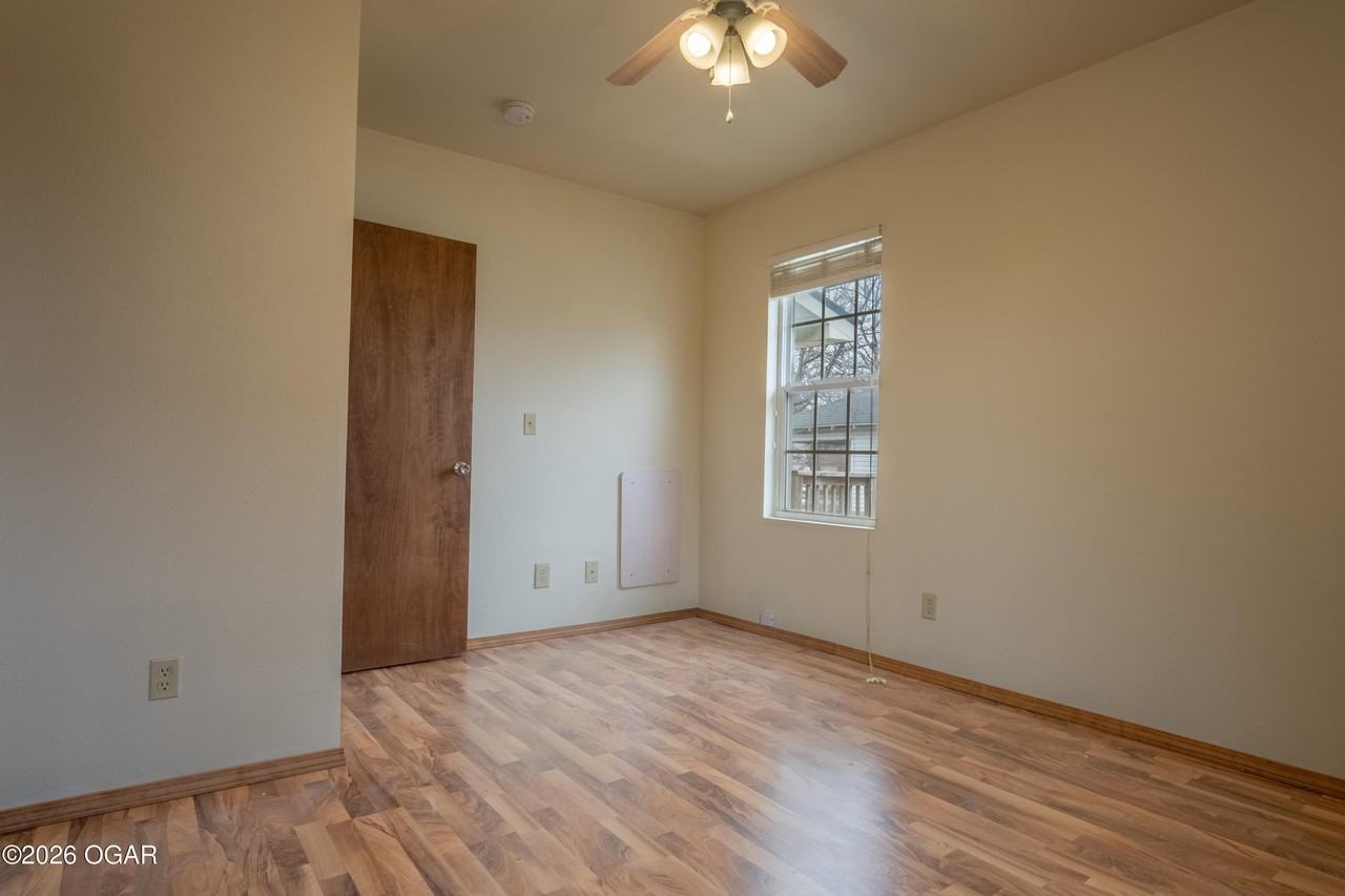 3117 S Wall Ave - Photo 6 of 13