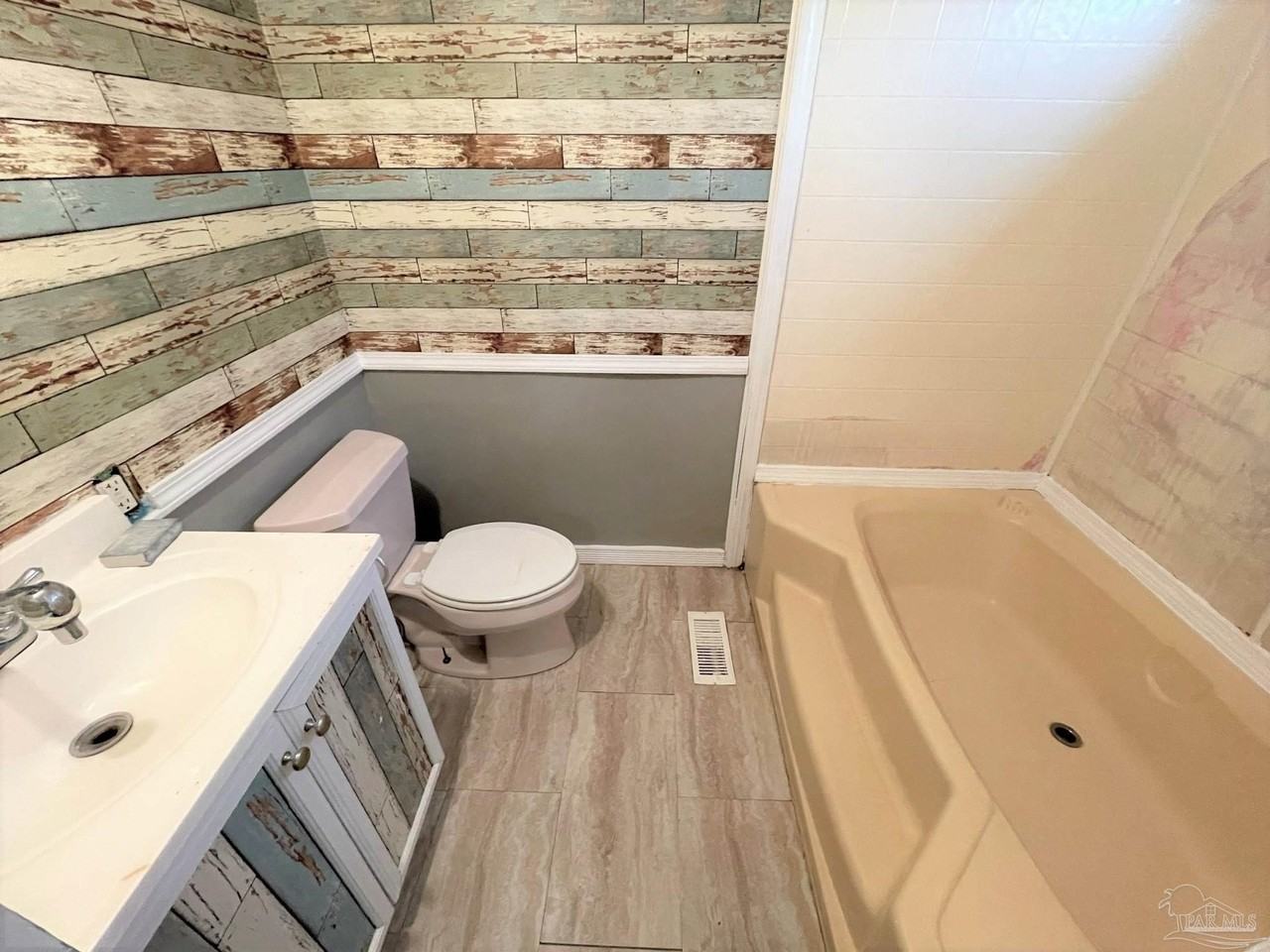 8103 N Palafox St #6 - Photo 7 of 10