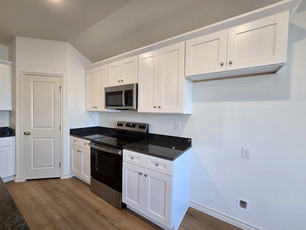 1341 Loess St - Photo 5 of 19