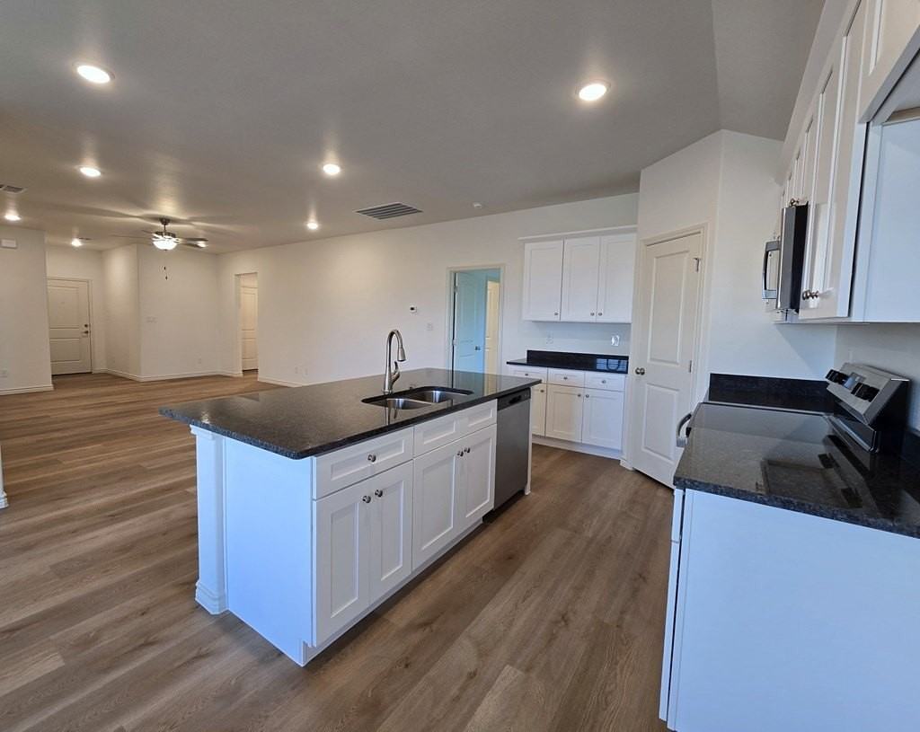 1341 Loess St - Photo 6 of 19