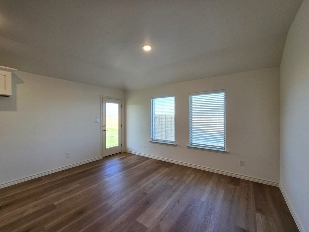 1341 Loess St - Photo 7 of 19