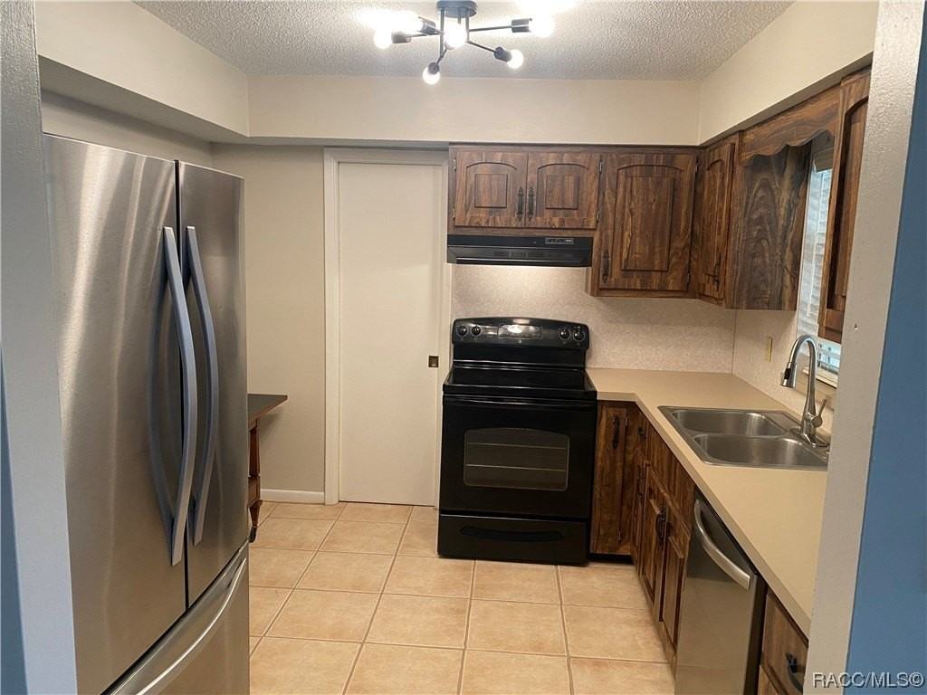 1164 Se 3rd St - Photo 4 of 11