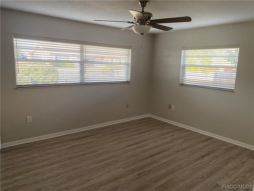 1164 Se 3rd St - Photo 5 of 11