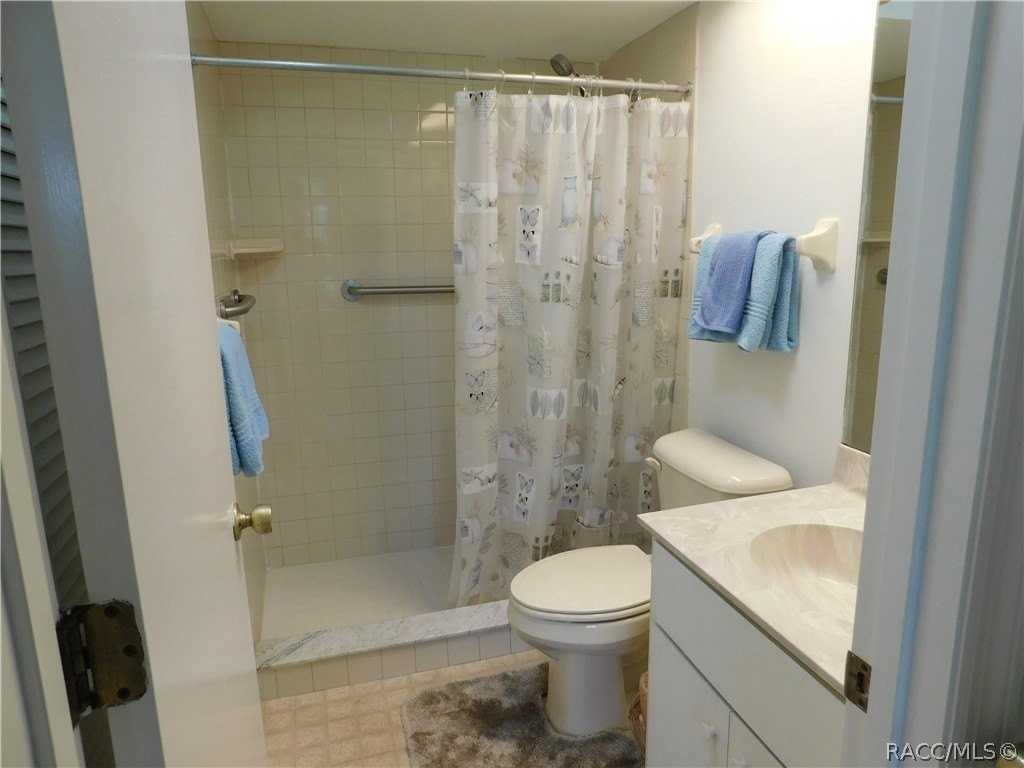 741 E Hartford St - Photo 5 of 15