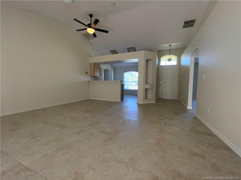 456 Sw Prado Ave - Photo 4 of 18