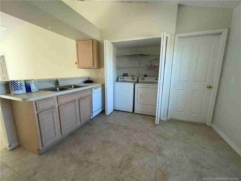 456 Sw Prado Ave - Photo 6 of 18