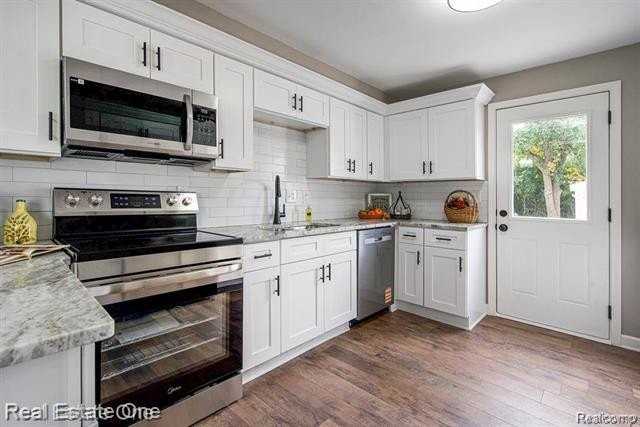 51275 7 Mile Rd - Photo 7 of 28