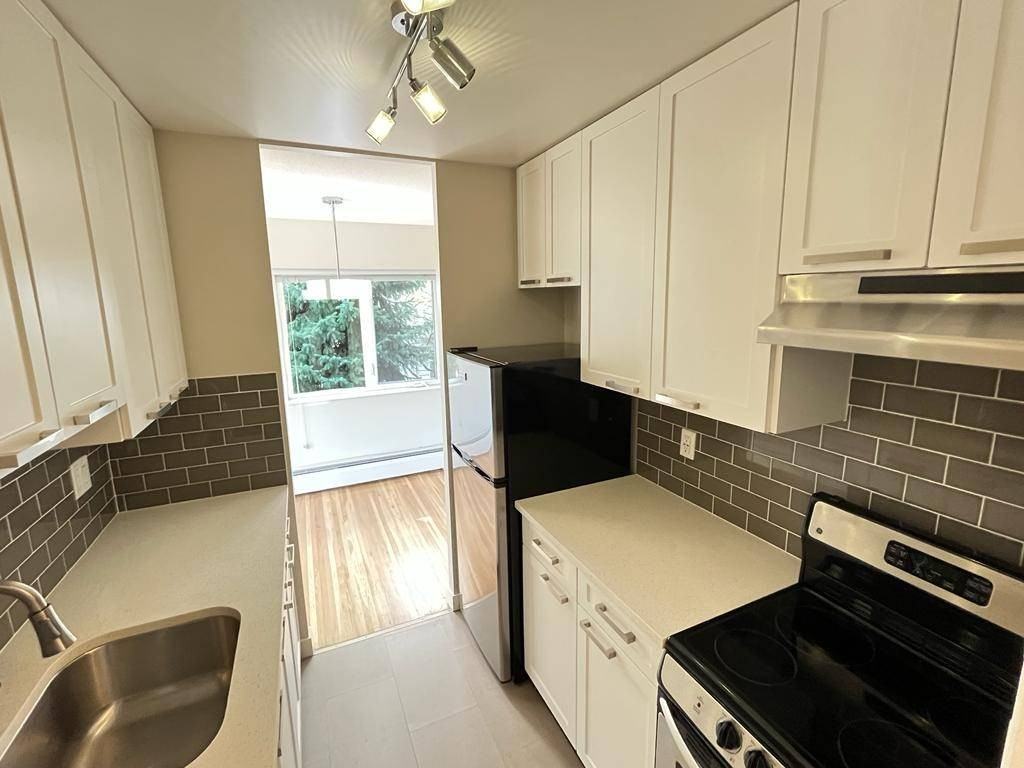 121 West 20th Street #206 - Photo 2 of 19