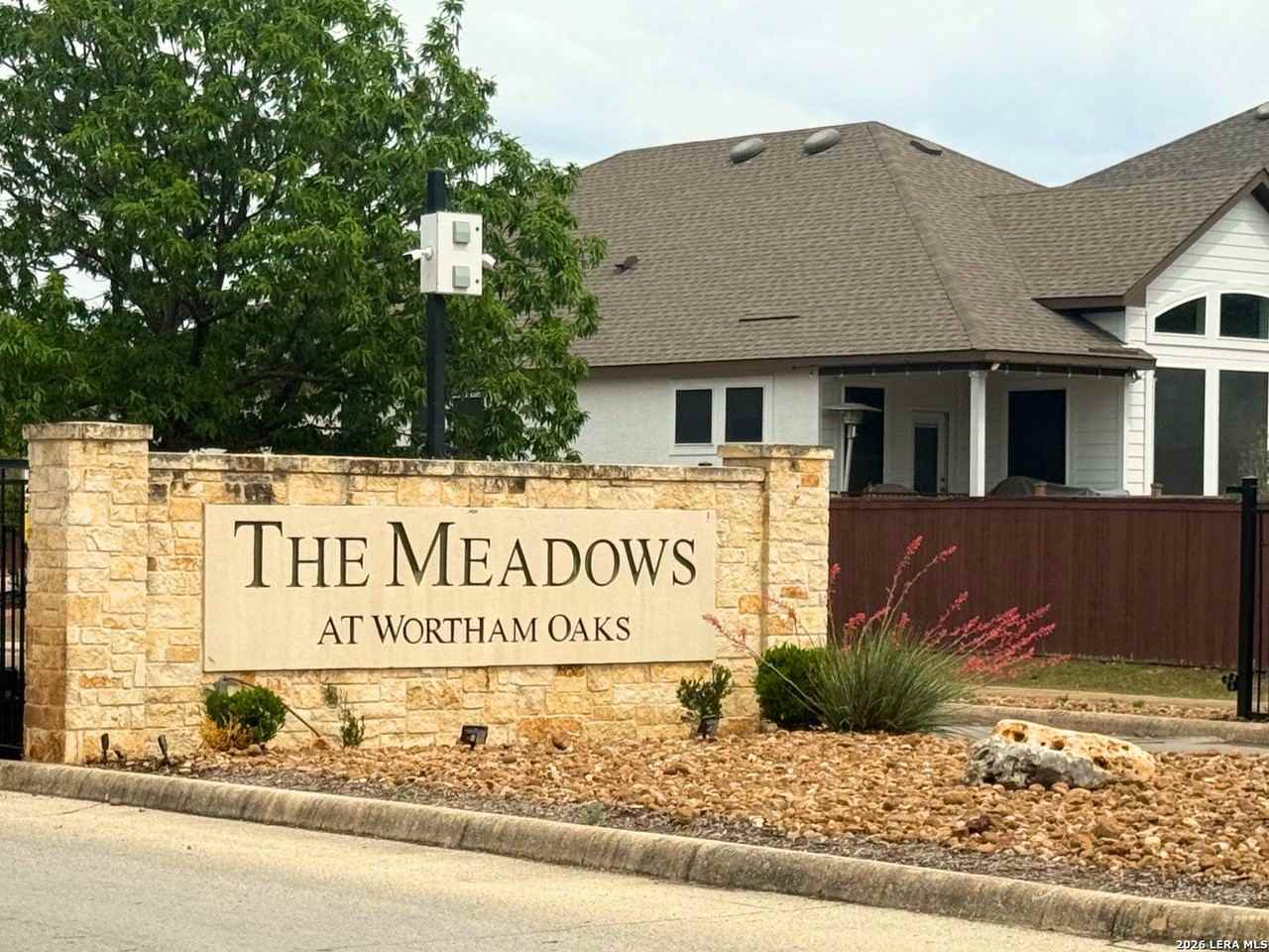 22414 Akin Hts - Photo 4 of 32