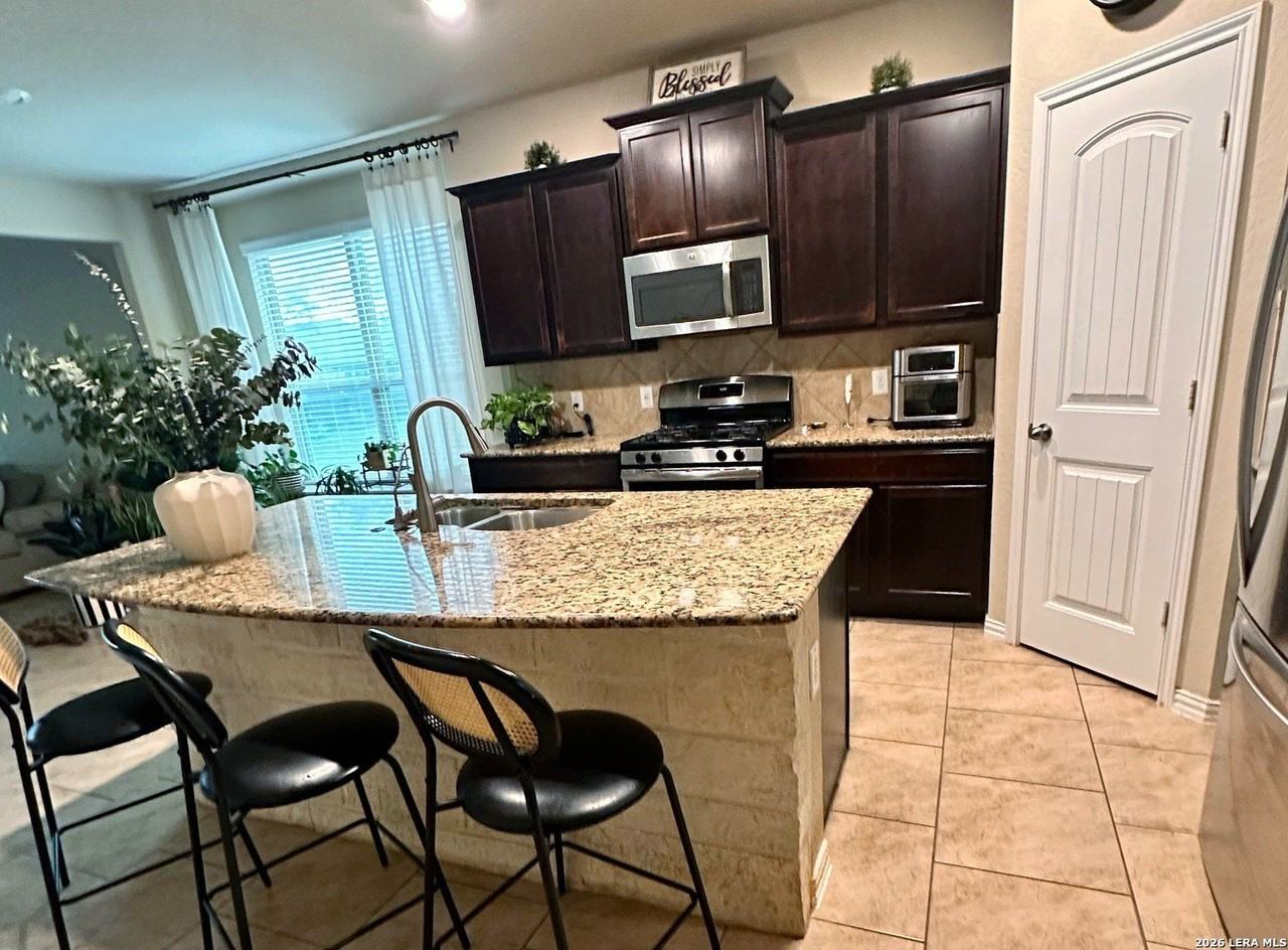 22414 Akin Hts - Photo 7 of 32