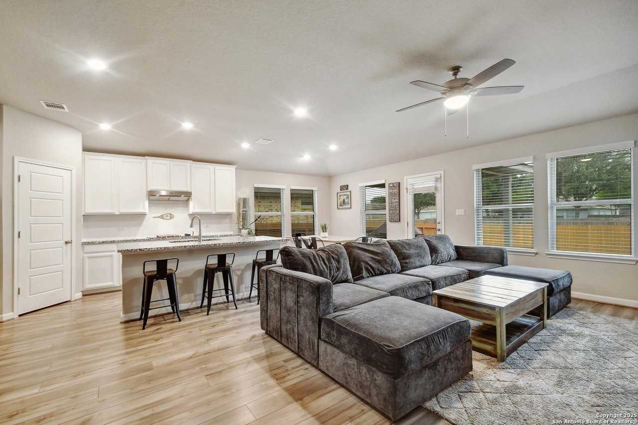 3053 Casillero St - Photo 4 of 31