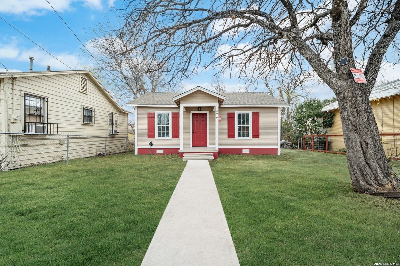 2619 E Houston St - Photo 3 of 18