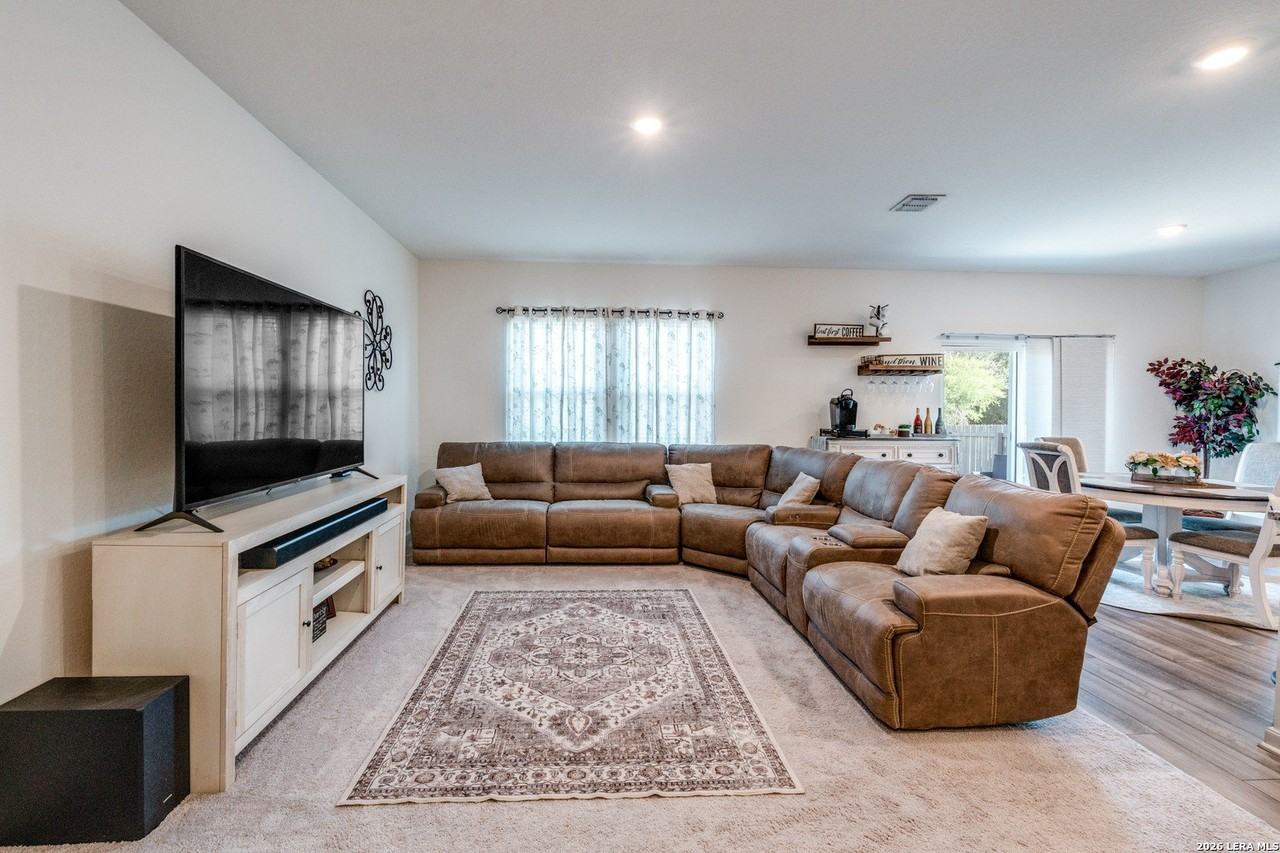 5628 Pearl Mdw - Photo 5 of 28