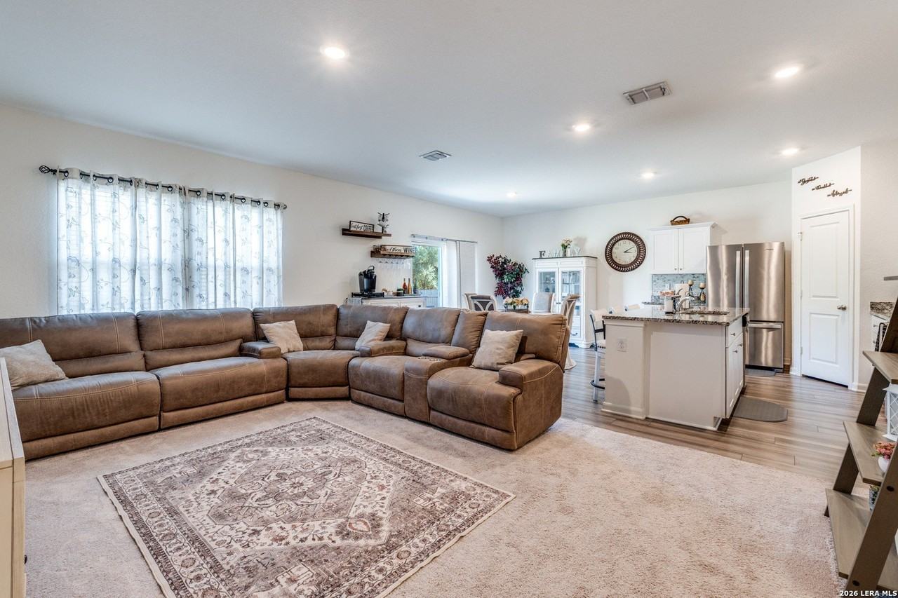 5628 Pearl Mdw - Photo 6 of 28
