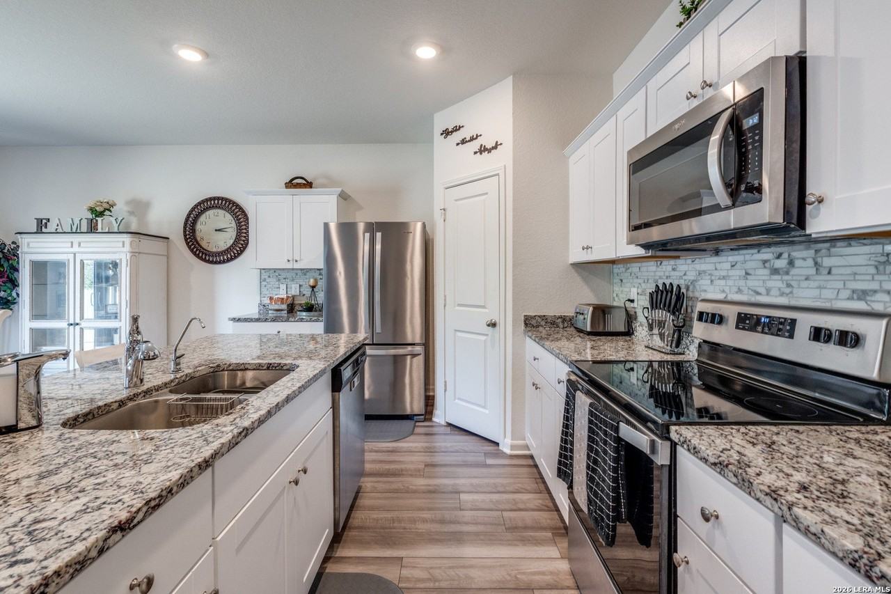 5628 Pearl Mdw - Photo 7 of 28