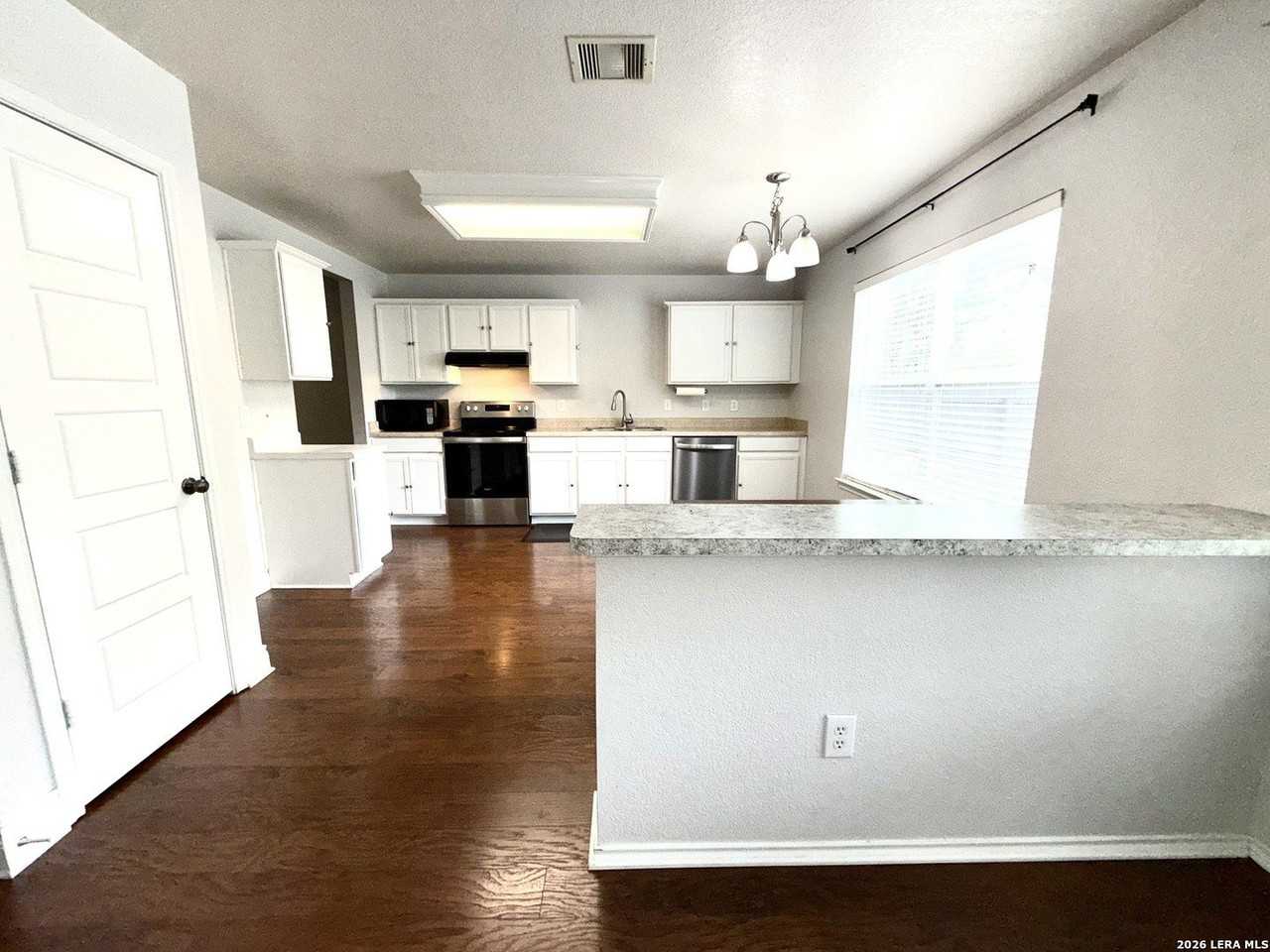 11218 Acuff Sta - Photo 4 of 23