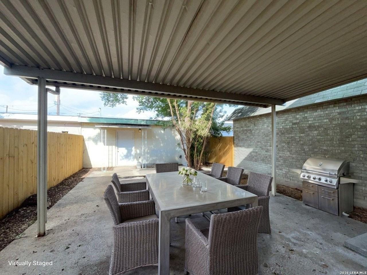 8731 Tradewind Dr - Photo 5 of 45