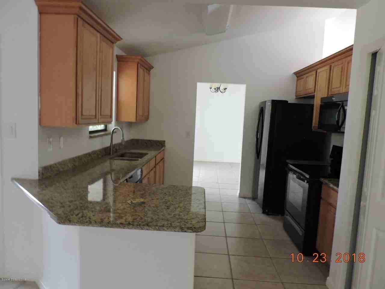 2195 Ladner Rd Ne - Photo 6 of 14