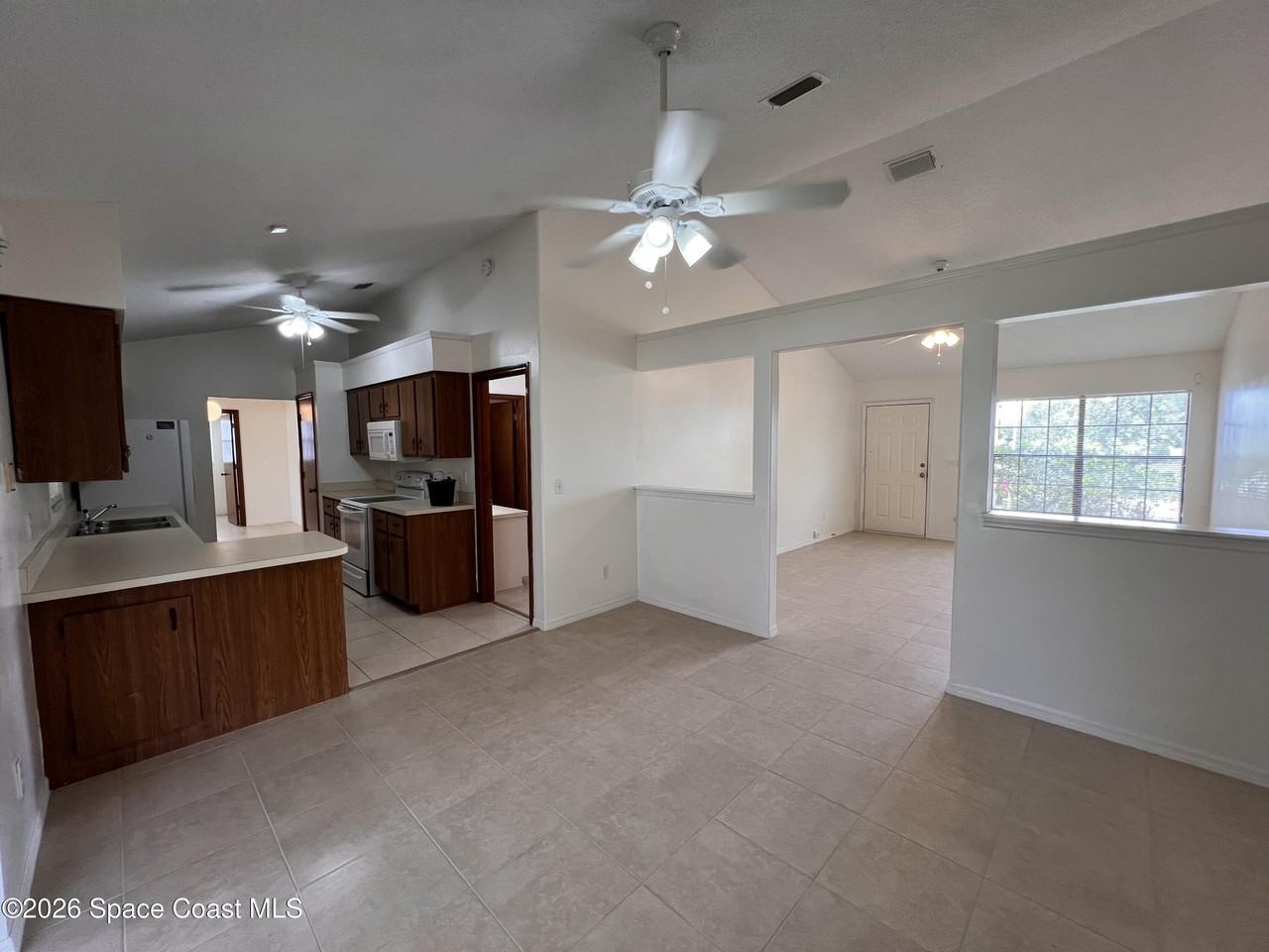 818 Seven Gables Cir Se - Photo 5 of 23