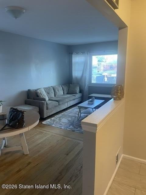 144 Greeley Ave - Photo 3 of 14