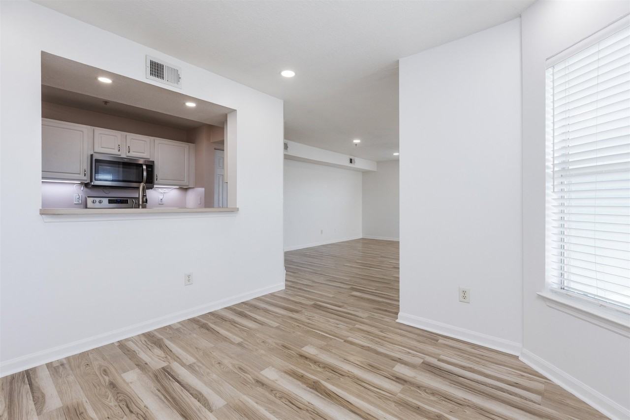 206 16th St #L - Photo 6 of 27