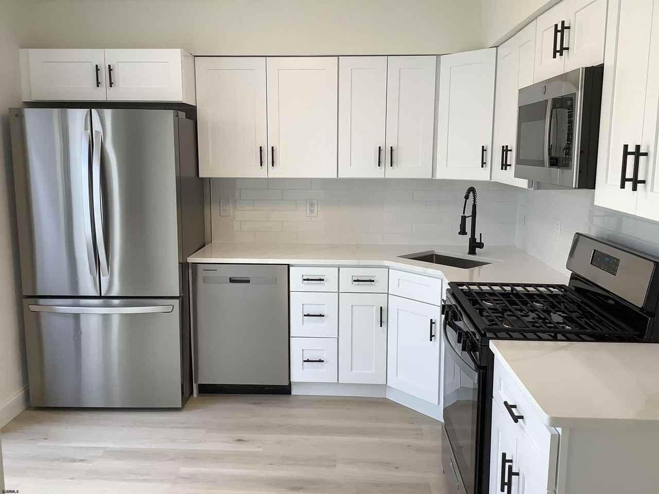 22 Oyster Bay Rd - Photo 5 of 20