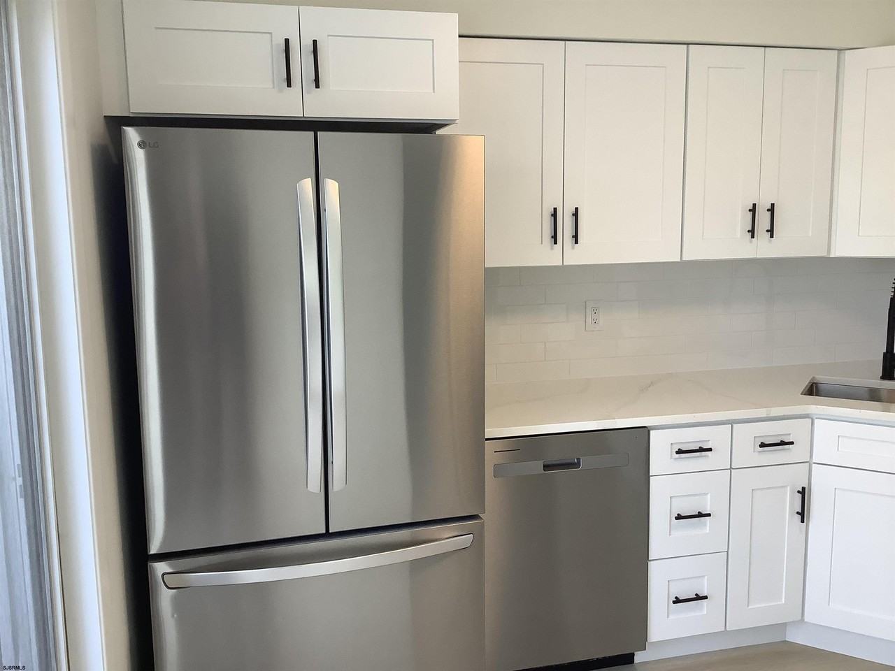 22 Oyster Bay Rd - Photo 7 of 20