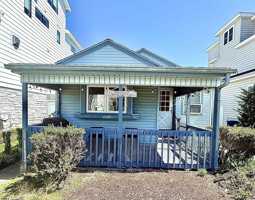 featured image of 207 N Thurlow Ave