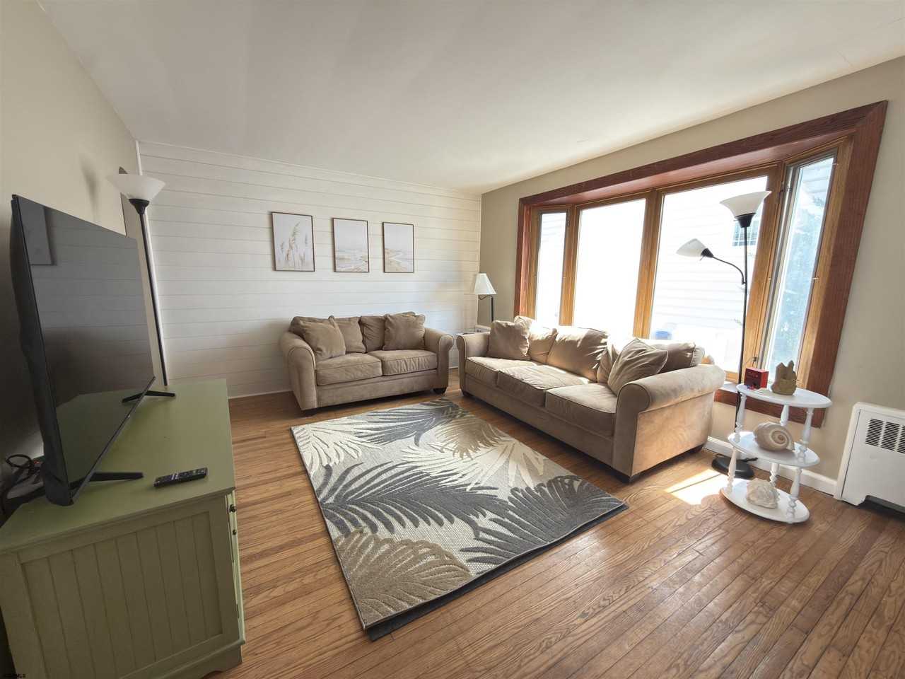 207 N Thurlow Ave - Photo 3 of 15