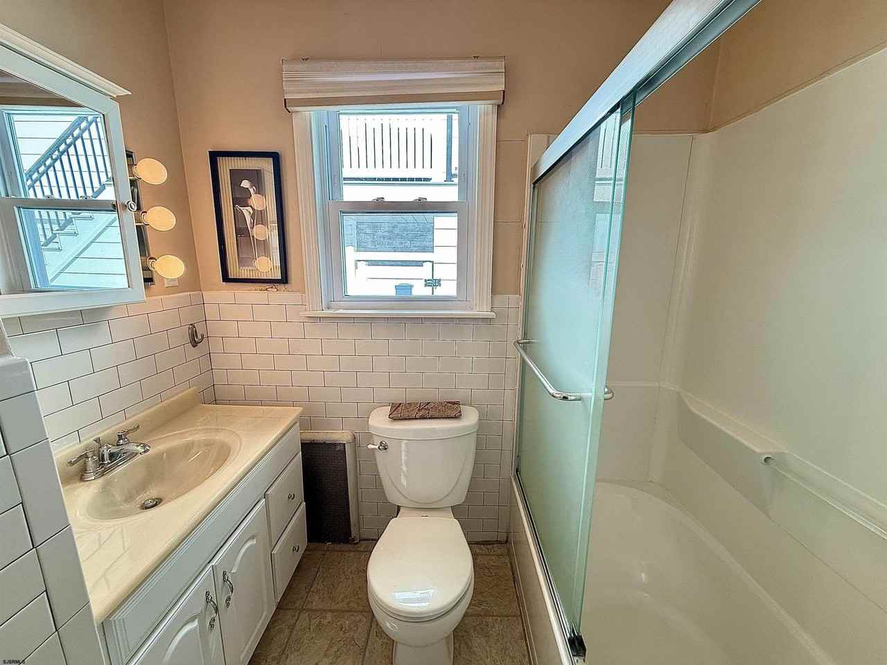 207 N Thurlow Ave - Photo 7 of 15