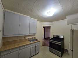 featured image of 118 1/2 Harrison St #1