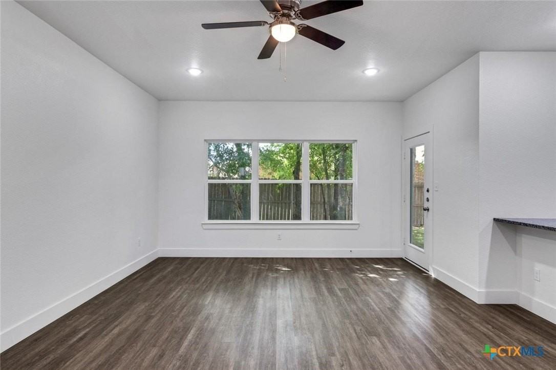 1904 Royal Loop - Photo 2 of 13