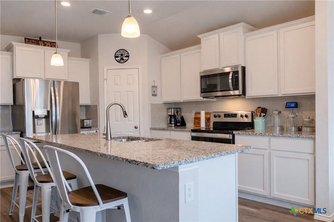 2403 Corradino St - Photo 2 of 32