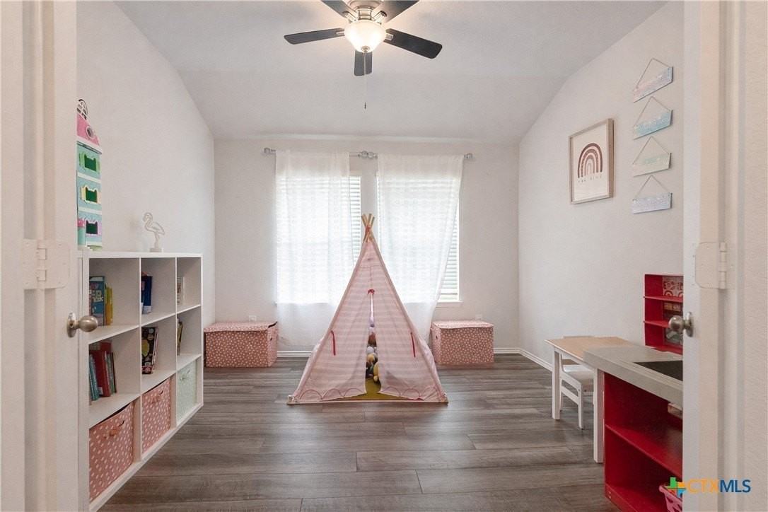 2403 Corradino St - Photo 3 of 32