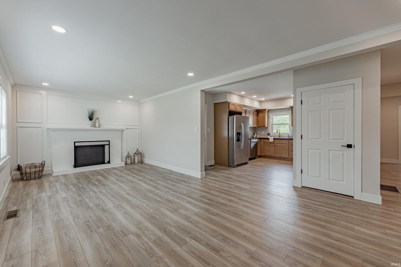 1710 Russell Ave - Photo 3 of 30