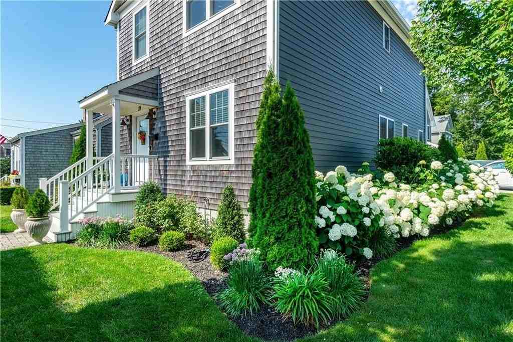 19 Eustis Ave - Photo 2 of 44