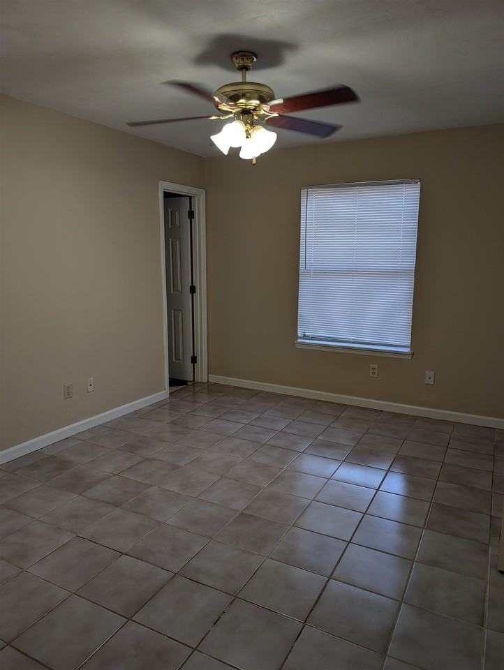 2035 Continental Ave - Photo 4 of 9