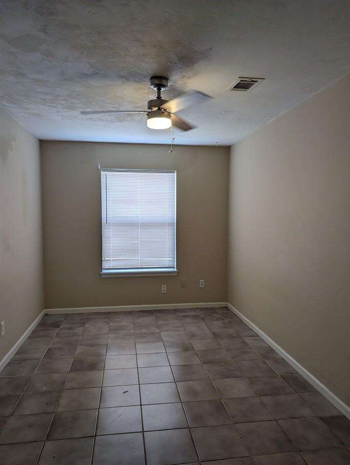 2035 Continental Ave - Photo 7 of 9